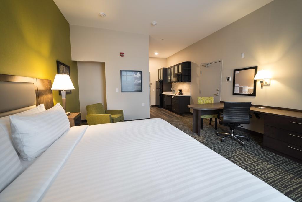 Candlewood Suites West Edmonton - Mall Area By Ihg Exterior photo