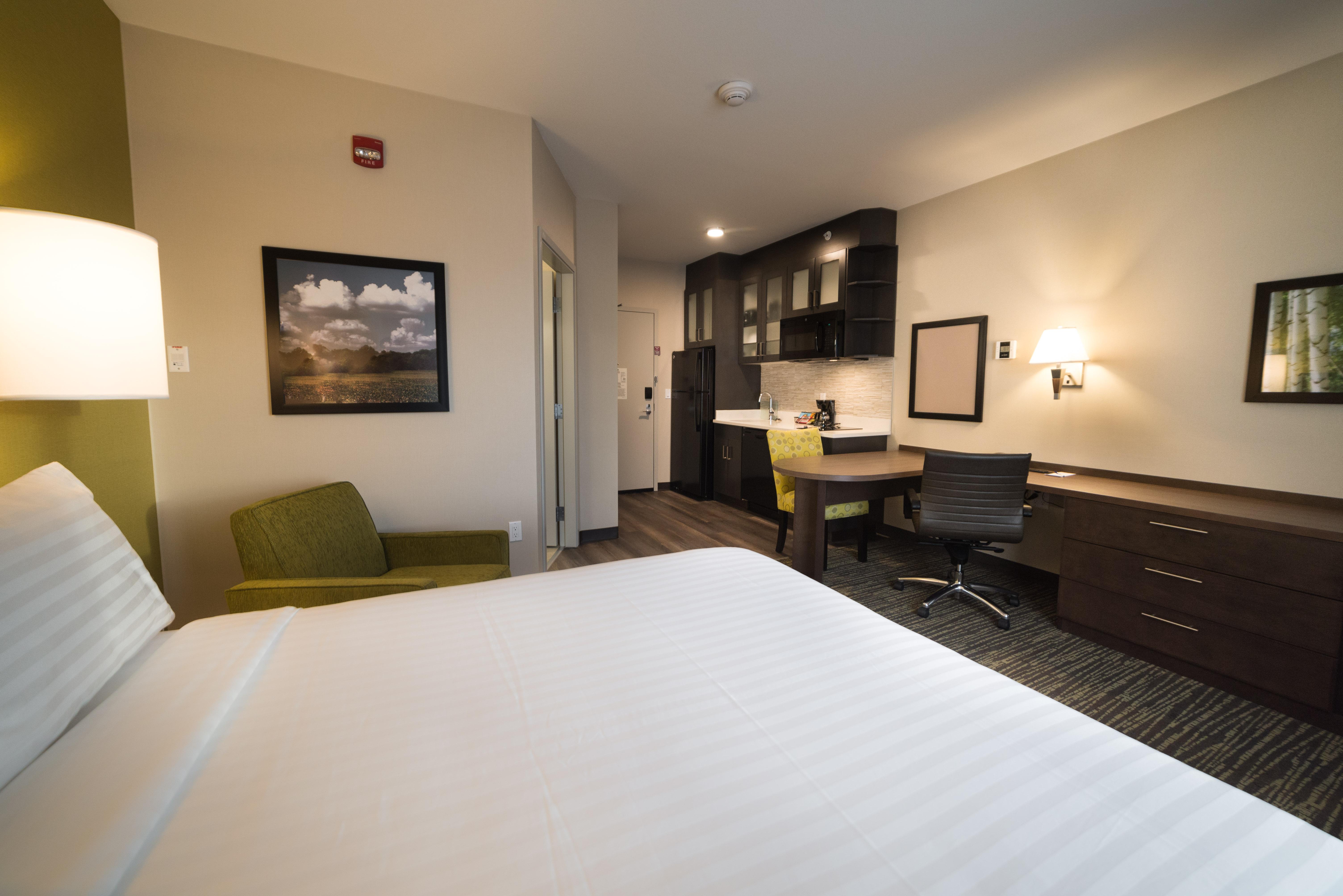 Candlewood Suites West Edmonton - Mall Area By Ihg Exterior photo