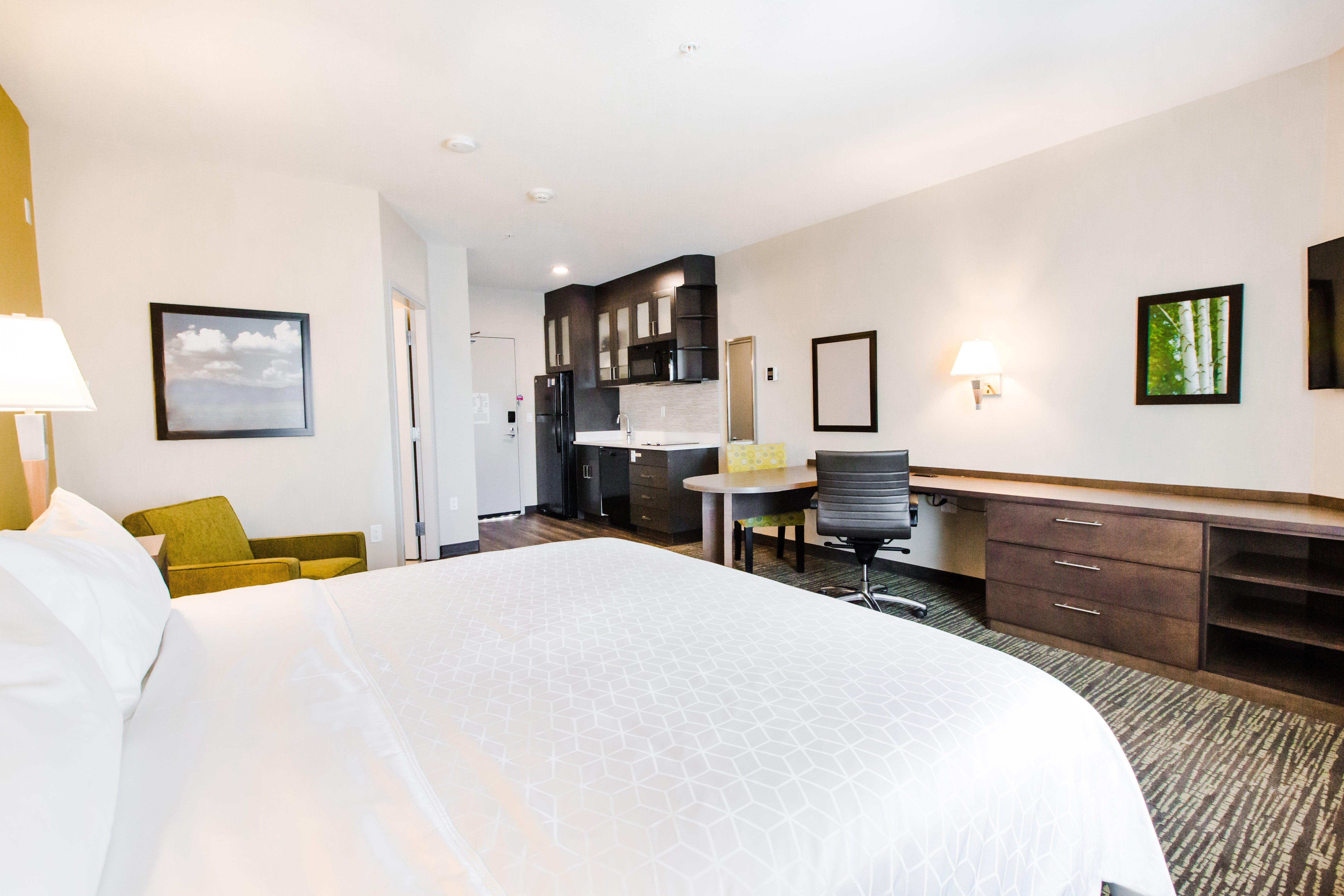 Candlewood Suites West Edmonton - Mall Area By Ihg Exterior photo